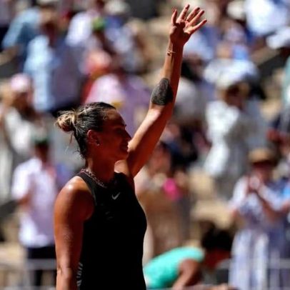 Sabalenka minimiza calor em Paris e foca no jogo