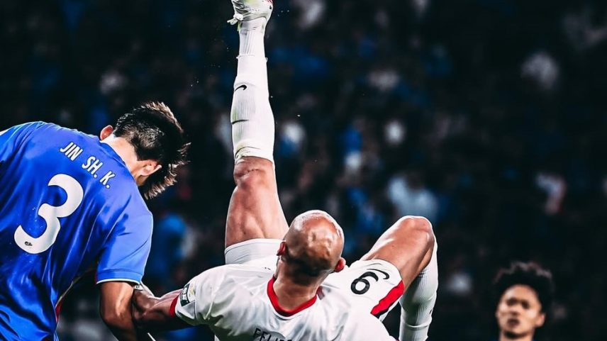 Brasileiro brilha na China: cinco gols em quatro jogos e duas bicicletas