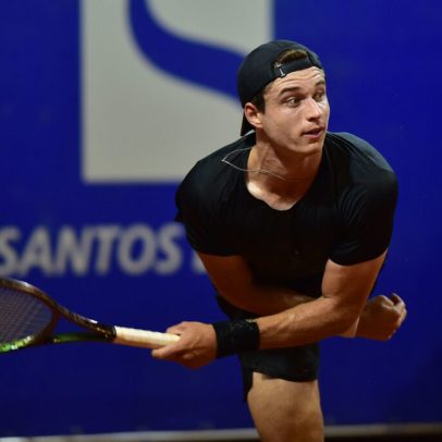 Schiessl vence duelo nacional e avança no challenger de Santos