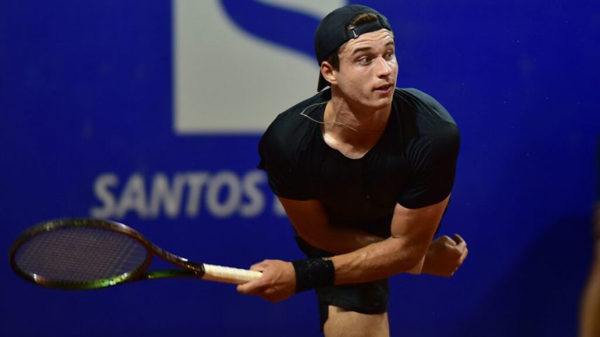 Schiessl vence duelo nacional e avança no challenger de Santos