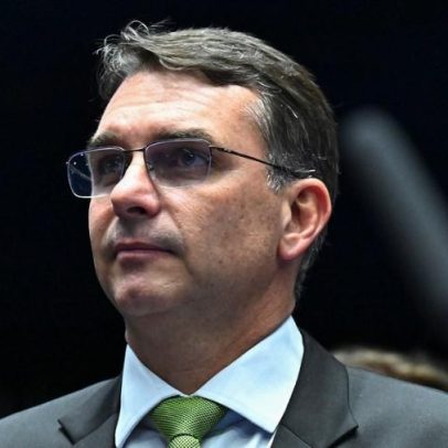 Flávio Bolsonaro critica suspensão de deputados por motim na Câmara
