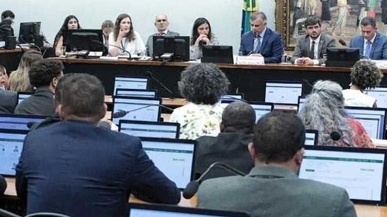 Sessão da CCJ da Câmara em que foi discutida redução da maioridade penal