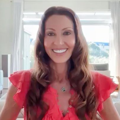 Shannon Elizabeth revela compra após US$1 milhão na semana inicial do OnlyFans