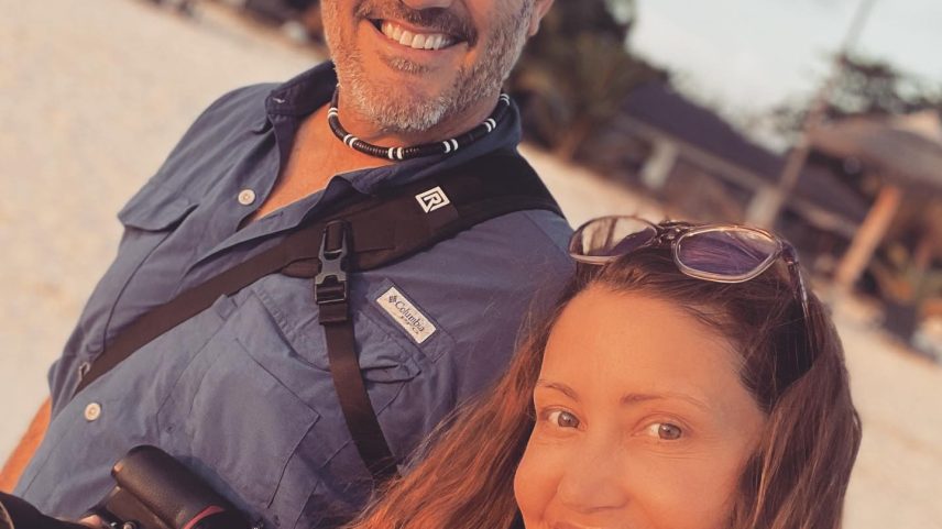 Shannon Elizabeth encerra divórcio do segundo marido após sucesso no OnlyFans