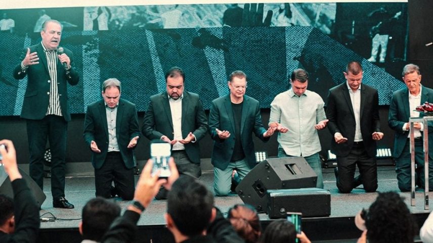 Entidade pede inelegibilidade de Flávio Bolsonaro após culto com Malafaia