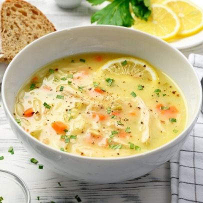 Sopa detox: 10 receitas saudáveis para dias frios