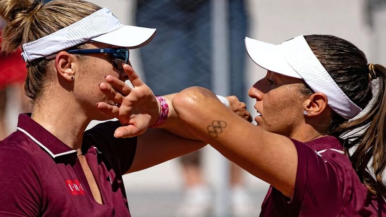 Luísa Stefani e Gabriela Dabrowski (Foto: Nora Stankovic)