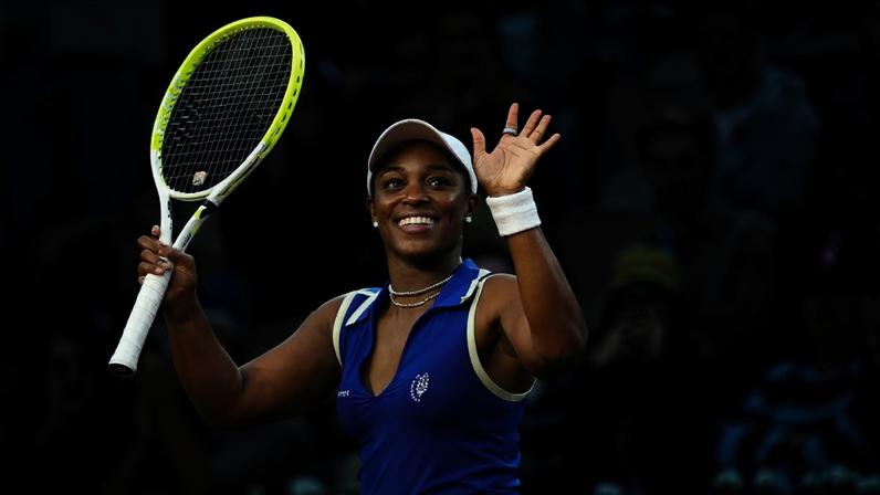 Stephens vence no quali de Paris; Pliskova e Andreescu estreiam na terça