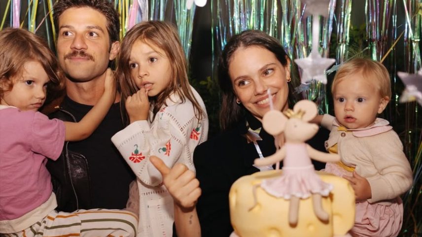 Laura Neiva anuncia a chegada do 3º filho com Chay Suede