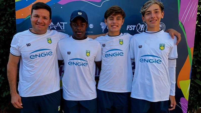 Brasil continua invicto no Sul-Americano de 14 anos em Rosário