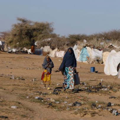 Sudaneses deslocados enfrentam falta de comida, latrinas e saúde
