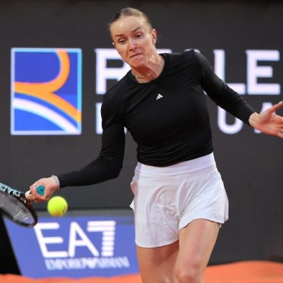 Svitolina vira sobre Rybakina e enfrenta Iga em duelo de campeãs