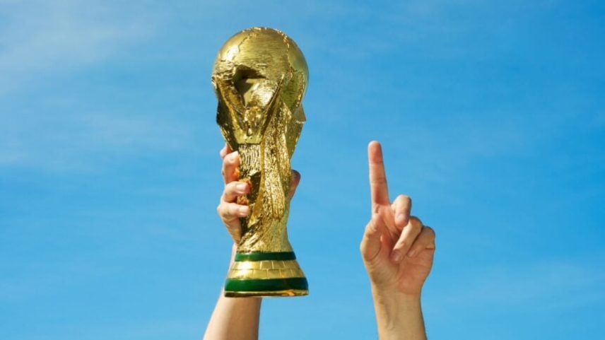 jcamilobernal / Getty Taça da Copa do Mundo de Futebol: mundial será o maior da história