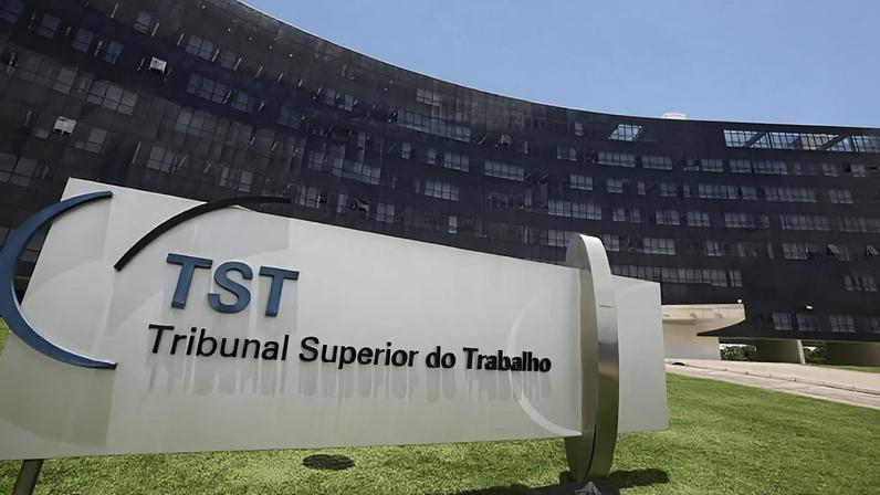 TST aplica punição a entidades de SC por coação de voto pró-Bolsonaro em 2022
