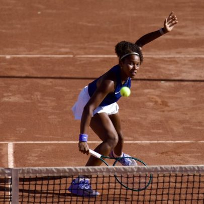 Victória Barros avança a semi em Offenbach e iguala seu melhor ranking
