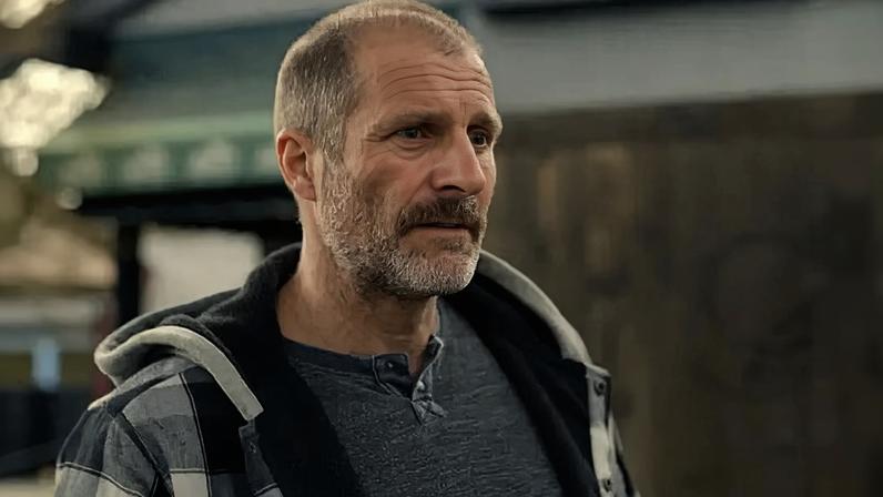 “Virgin River” actor Stewart McLean’s friend, Jeff Seymour, revealed the late star’s final text before his mysterious death.