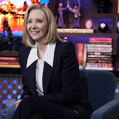Lisa Kudrow acusa Andy Cohen de cena falsa em RHOBH durante WWHL