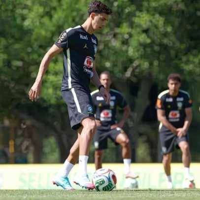 Vitor Reis retorna ao Manchester City após empréstimo ao Girona