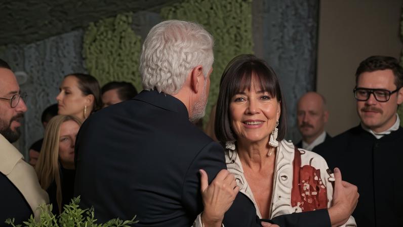 Kris Jenner recebe abraço de ex-genro Bad Bunny na Met Gala 2026; reação viral