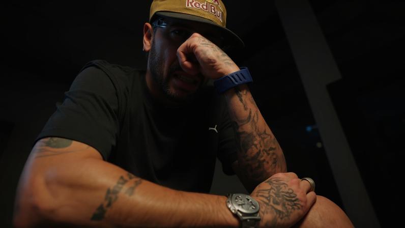 Neymar chora ao ouvir seu nome em convocação para Copa do Mundo — Foto: Reprodução | YouTube