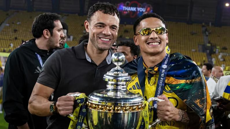Ângelo comemora a conquista da liga saudita pelo Al-Nassr — Foto: Divulgação