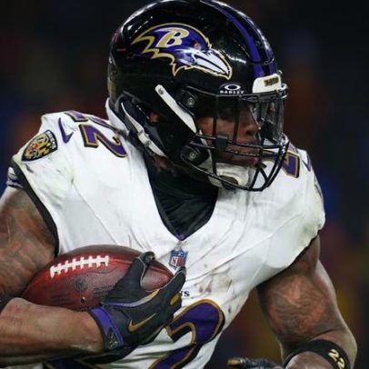 Derrick Henry celebra nova era dos Ravens sob Jesse Minter
