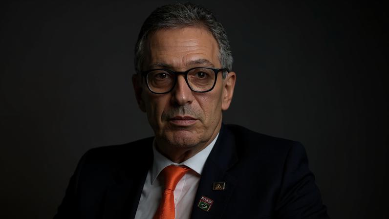 Zema endurece discurso contra Flávio e aposta em indignação eleitoral