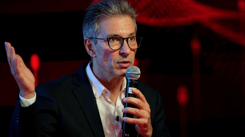 Eduardo e Carlos sobem o tom contra Zema após crítica a Flávio
