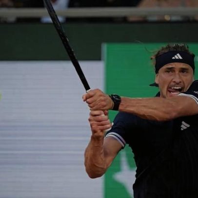 Zverev vence Machac e conquista 40ª vitória no Roland Garros
