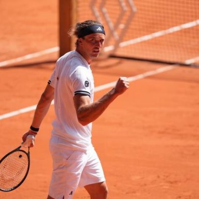 Zverev enfrenta Machac após confirmação; Mensik avança