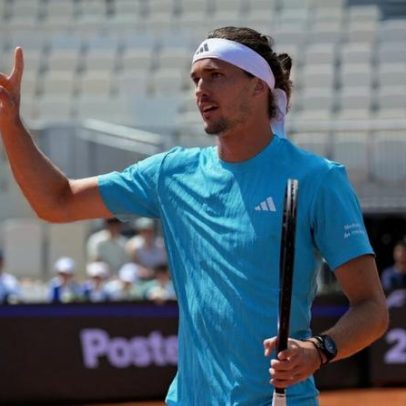 Zverev critica a qualidade da quadra durante a partida