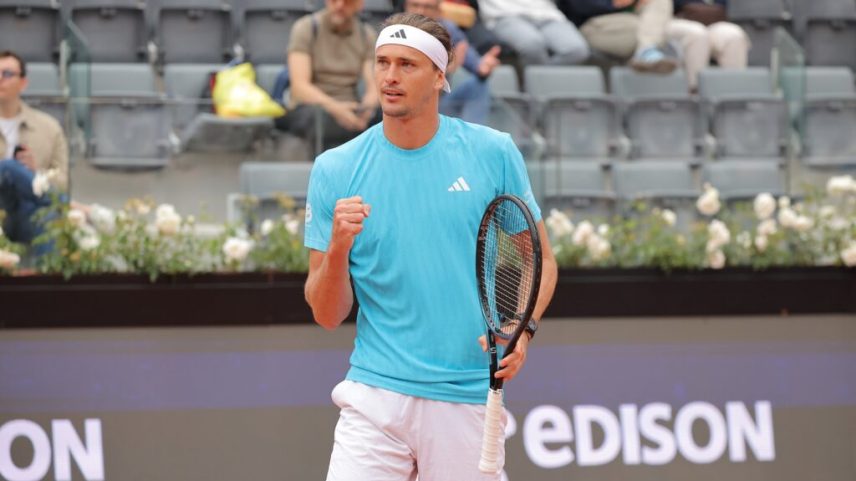 Sem Alcaraz, Sinner é favorito no saibro, diz Zverev