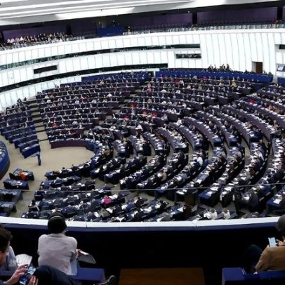 Parlamento Europeu aprova regras para agilizar deportações
