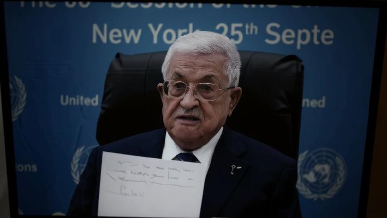 Sem a autorização de Trump para viajar aos EUA, Mahmoud Abbas participou da Assembleia da ONU via videoconferência – Foto: Timothy A. Clary/AFP