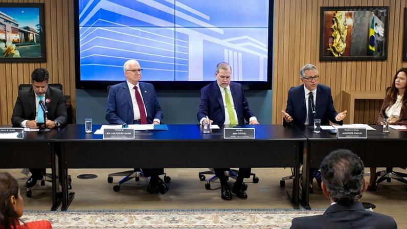Ministério da Saúde amplia acordo para destravar obras e ativar unidades