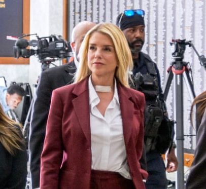 Bondi se afasta da divulgação falha de arquivos de Epstein