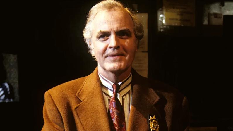 Ator James Handy morre aos 81, morto pelo filho da namorada