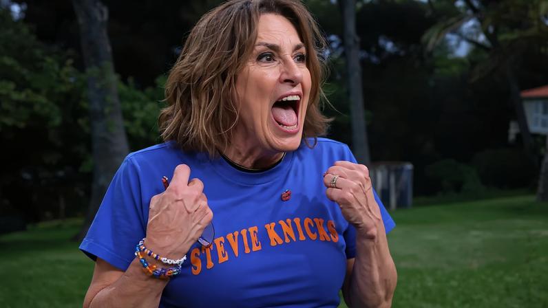 Mariska Hargitay told the Hollywood Reporter that the Knicks’ win on Wednesday might have been more exciting than her wedding night with Peter Hermann. She’s seen above with Taylor Swift at last night’s NBA Finals game at Madison Square Garden.
