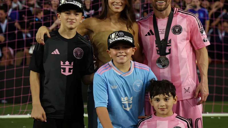 A família de Lionel Messi, Antonela Roccuzzo e os três filhos
