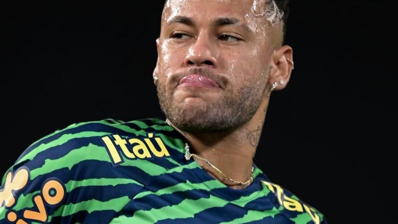 Neymar adota nova postura na concentração da Copa 2026 em meio a tratamento de lesão