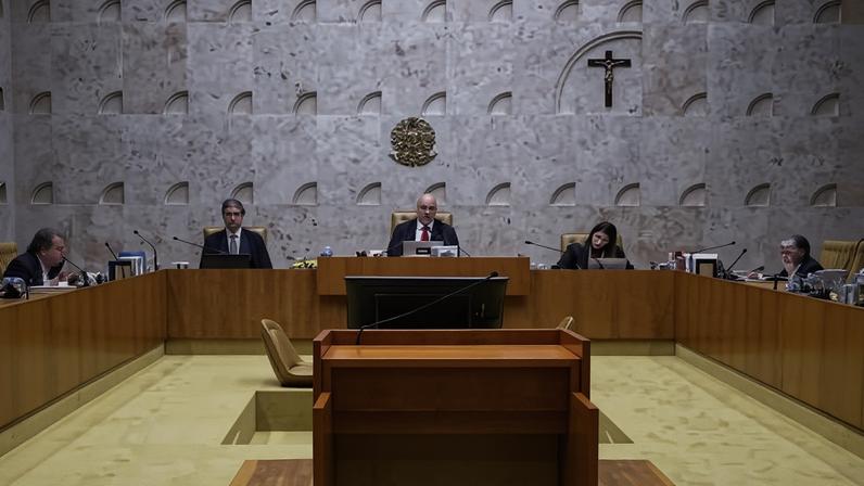 STF em audiência que validou lei sobre igualdade salarial entre gêneros