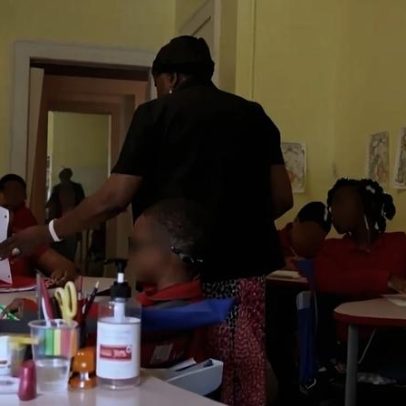 Escola cristã gratuita nos EUA ensina crianças a orar e conhecer a Deus