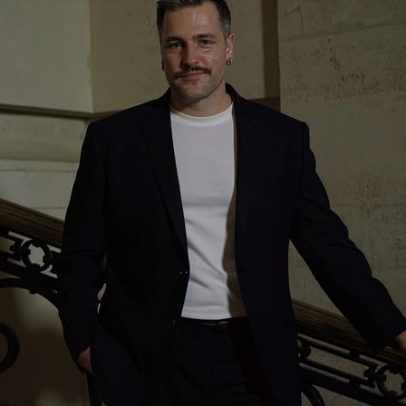 Novo diretor da Art Basel Paris faz tour pelas galerias da cidade