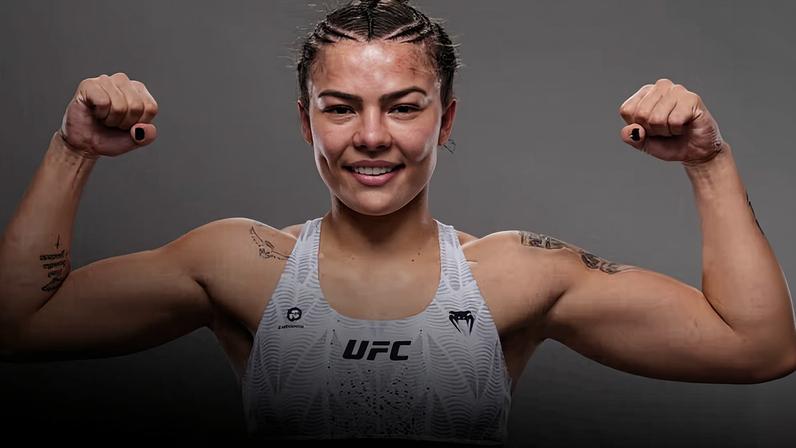 Luana Santos comemora vitória sobre Karol Rosa no UFC Vegas 119, no dia 20 de junho de 2026. (Foto por Chris Unger/Zuffa LLC)