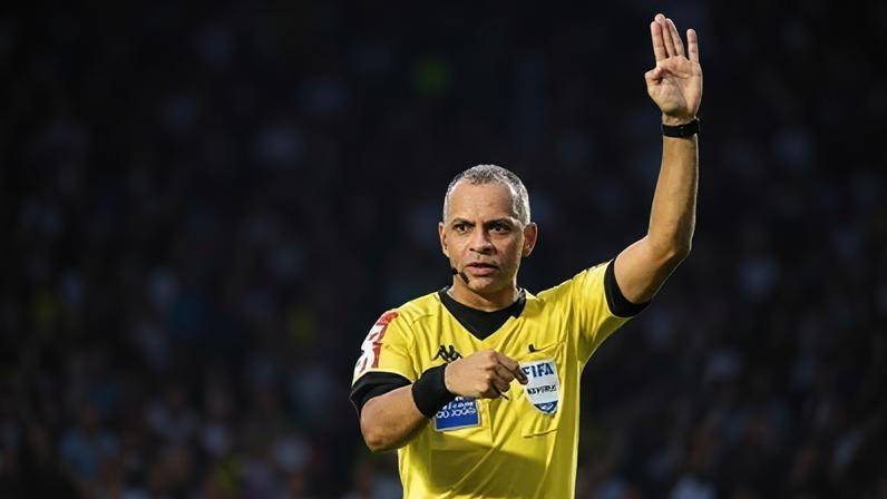 Wilton Pereira Sampaio, árbitro do quadro da FIFA