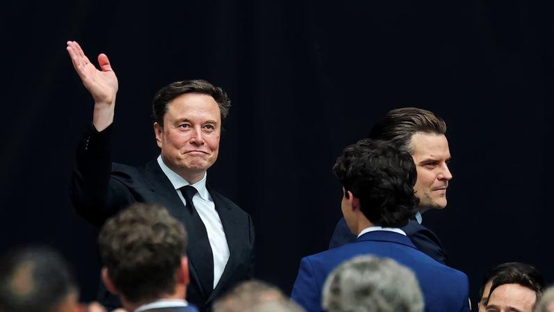 Fortuna de Elon Musk pode superar a riqueza de 46% da população após IPO da SpaceX