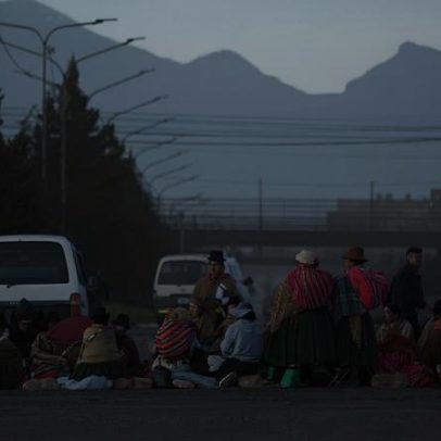Bolívia prende líderes de protestos com apoio militar dos EUA