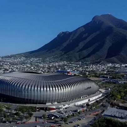 Estádio da Copa com montanha ao fundo impressiona pela beleza e sustentabilidade
