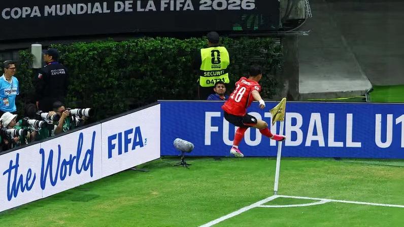 Coreia enfrenta Tchecos, sofre com bola aérea, mas deixa boa impressão