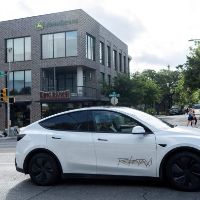 Agência afirma que Tesla omitiu dados para aprovar carros autônomos na Europa